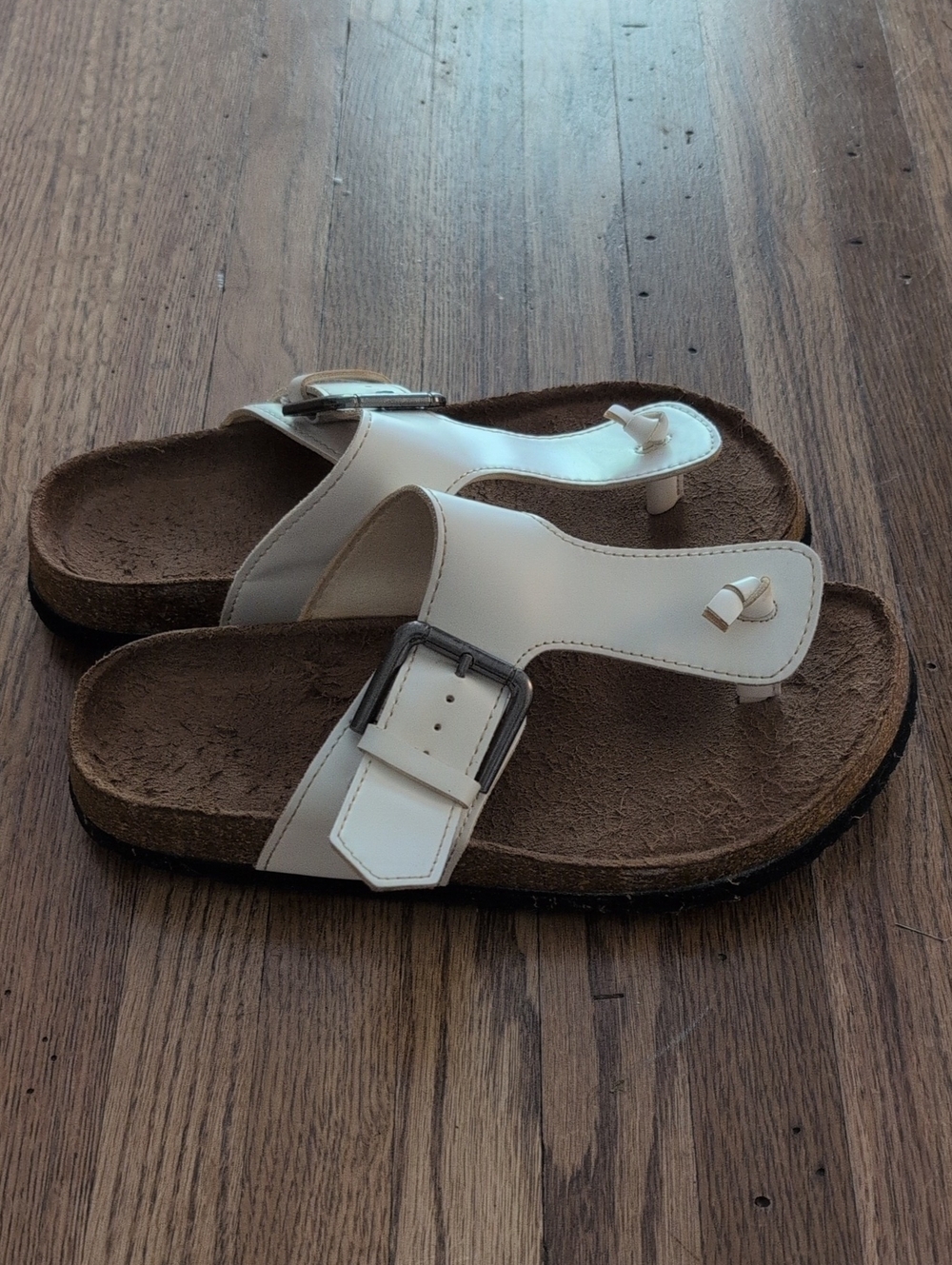 Birkenstock White Toe-Post Buckle Sandals Sz 6